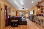 Open and bright NW Federal Bend Oregon Downtown Vacation Rental, sleeps 4